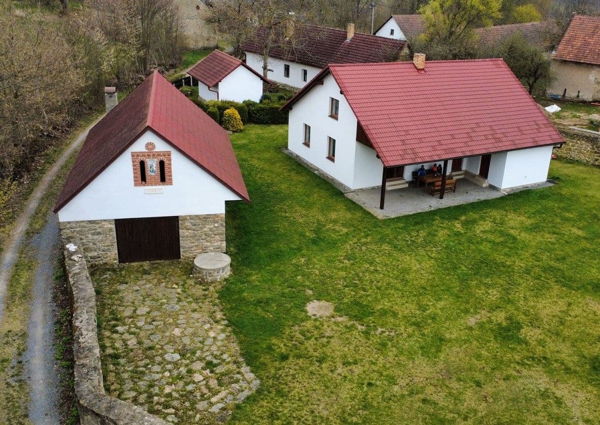 Predaj domu 220 m², pozemek 1.697 m², Nechvalice, Středočeský kraj Predaj domu 220 m², pozemek 1.697 m², Nechvalice, Středočeský kraj