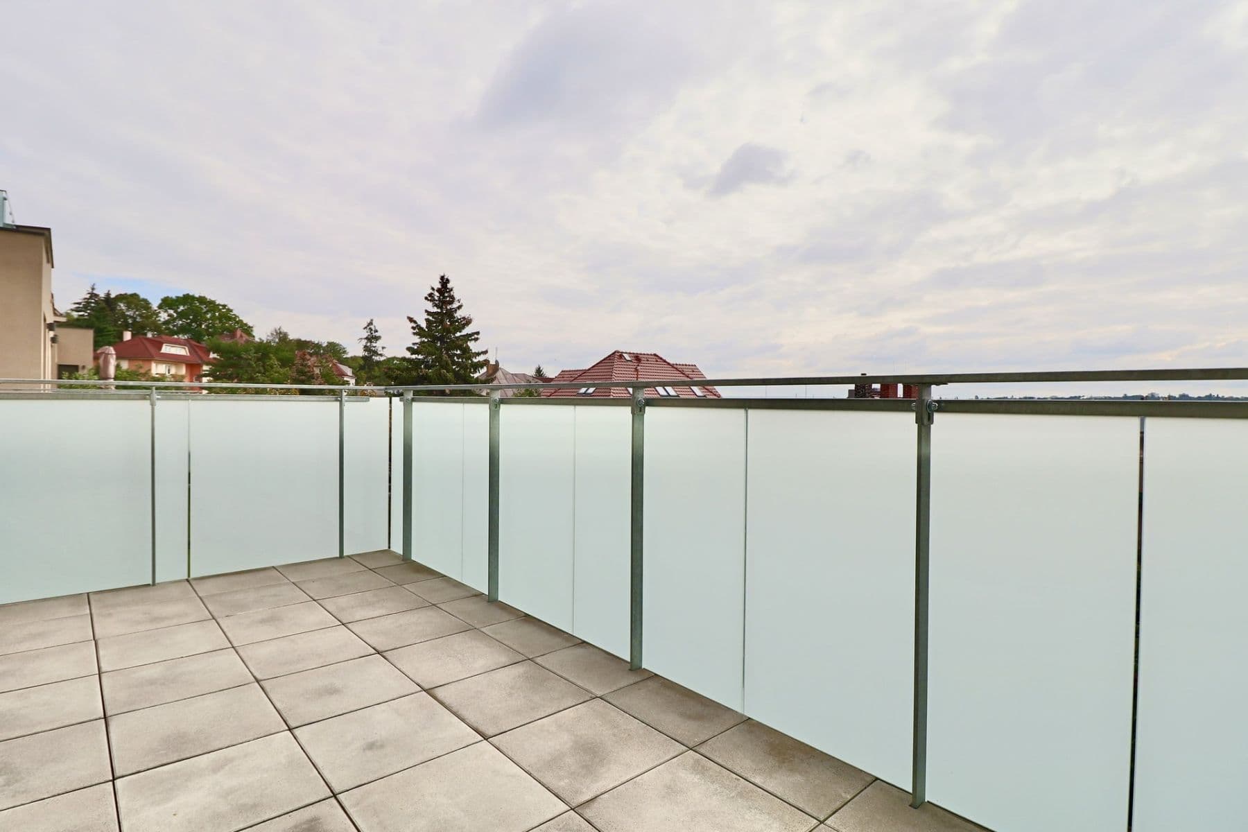 Prenájom bytu 4-izbový 102 m², Čertův vršek, Praha, Praha Prenájom bytu 4-izbový 102 m², Čertův vršek, Praha, Praha