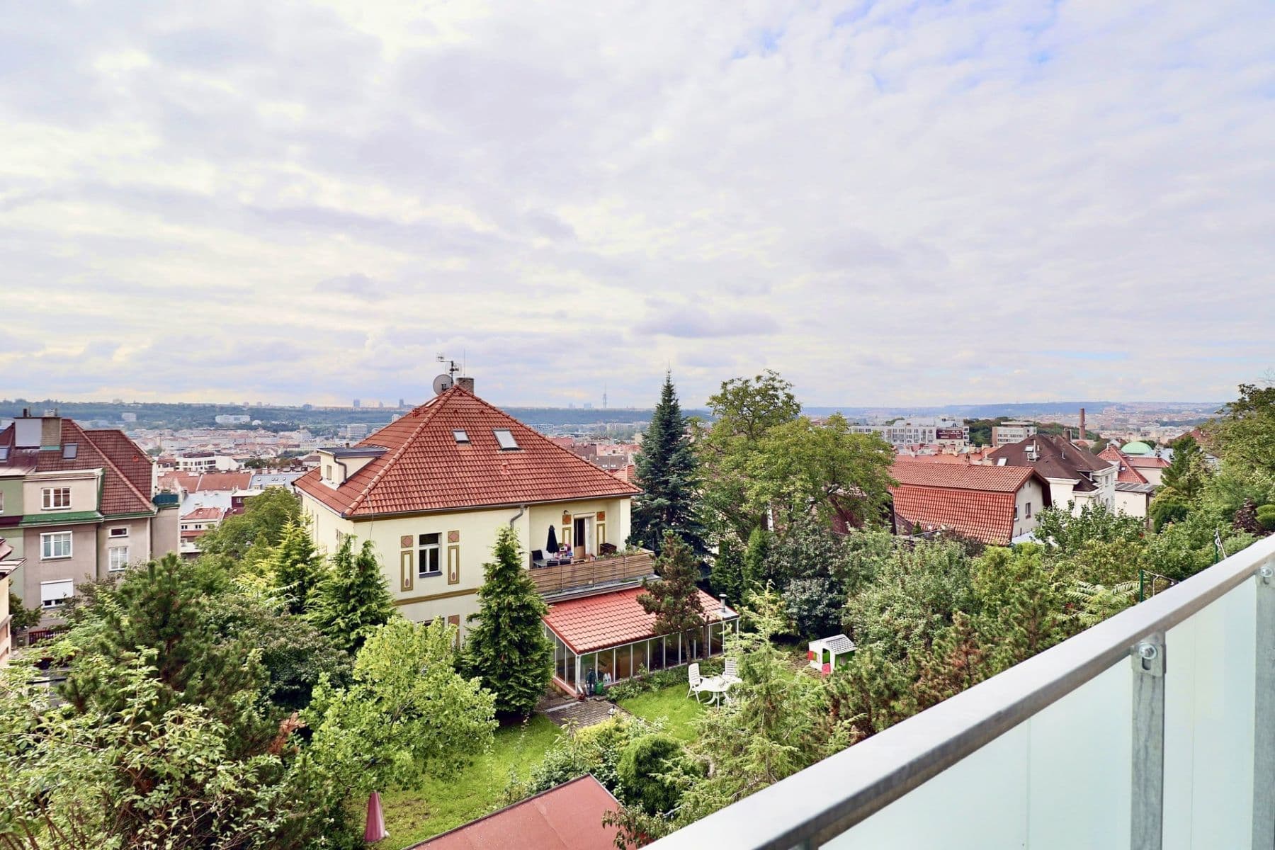 Prenájom bytu 4-izbový 102 m², Čertův vršek, Praha, Praha Prenájom bytu 4-izbový 102 m², Čertův vršek, Praha, Praha