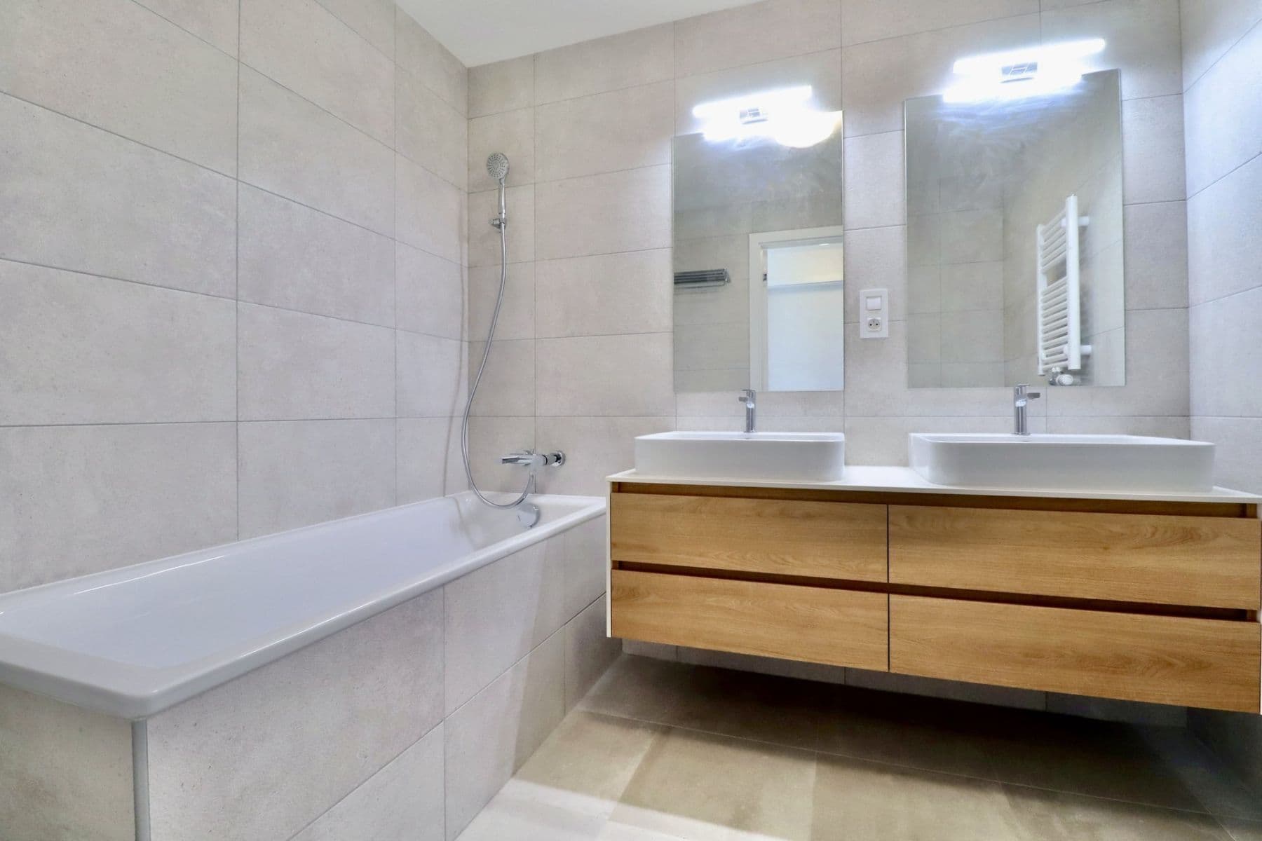 Prenájom bytu 4-izbový 102 m², Čertův vršek, Praha, Praha Prenájom bytu 4-izbový 102 m², Čertův vršek, Praha, Praha