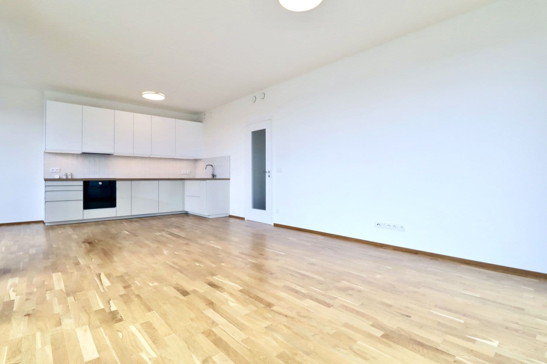 Prenájom bytu 4-izbový 102 m², Čertův vršek, Praha, Praha Prenájom bytu 4-izbový 102 m², Čertův vršek, Praha, Praha