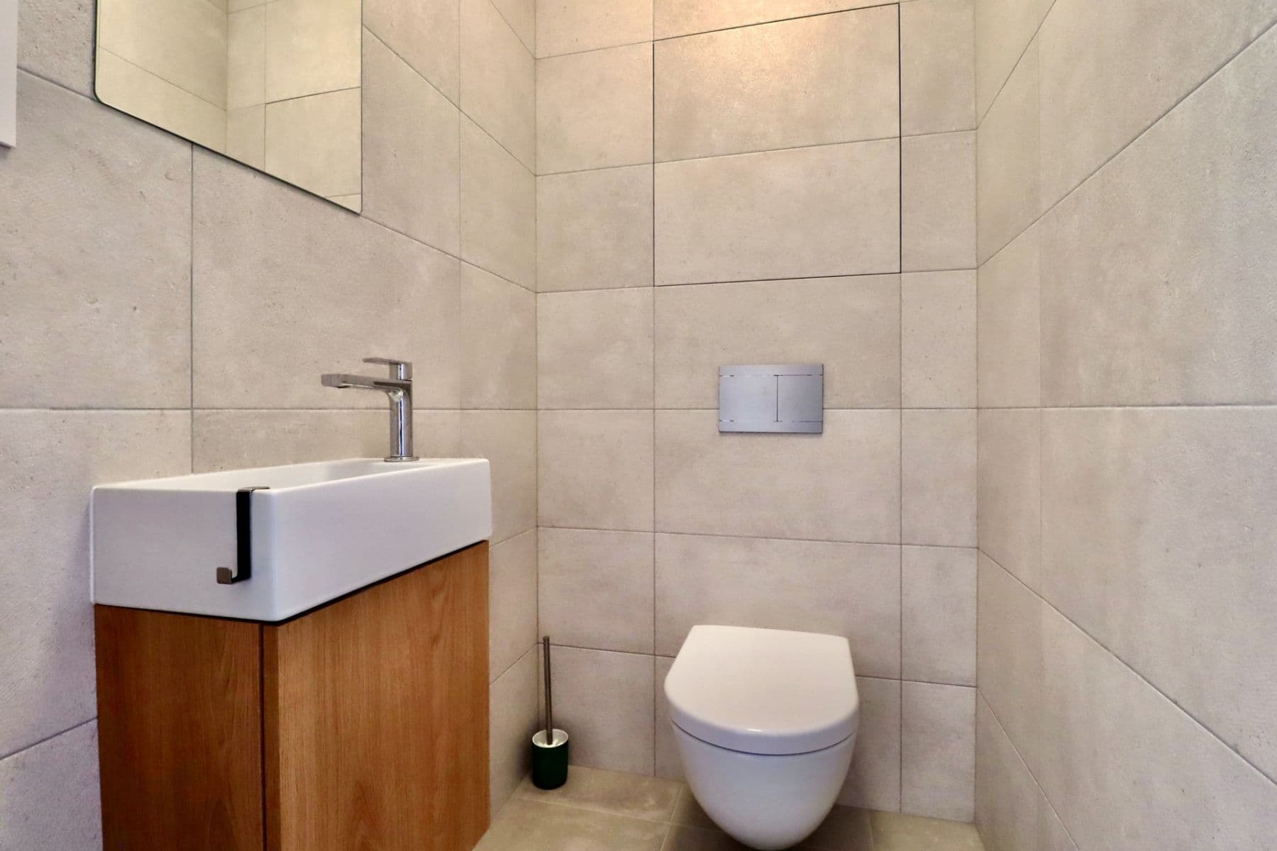 Prenájom bytu 4-izbový 102 m², Čertův vršek, Praha, Praha Prenájom bytu 4-izbový 102 m², Čertův vršek, Praha, Praha