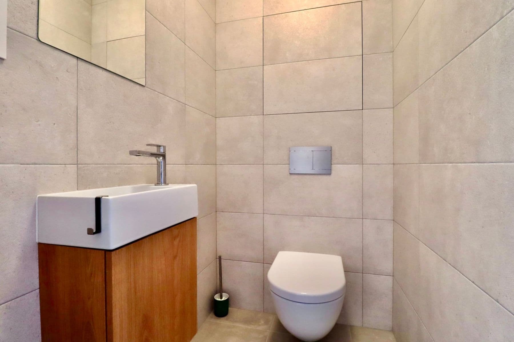 Prenájom bytu 4-izbový 102 m², Čertův vršek, Praha, Praha Prenájom bytu 4-izbový 102 m², Čertův vršek, Praha, Praha