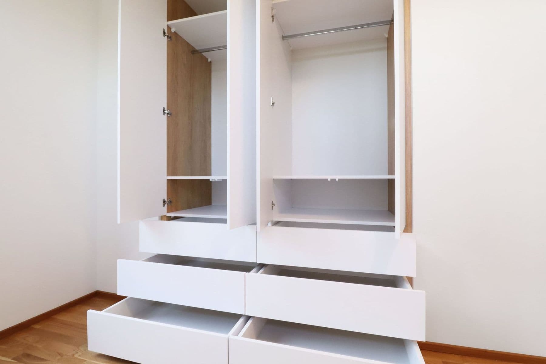 Prenájom bytu 4-izbový 102 m², Čertův vršek, Praha, Praha Prenájom bytu 4-izbový 102 m², Čertův vršek, Praha, Praha