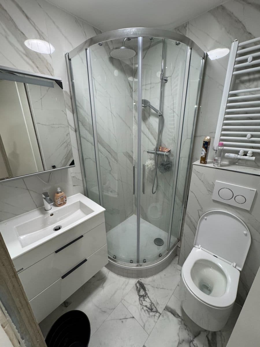 Prenájom bytu 1-izbový 15 m², U Půjčovny, Praha, Praha Prenájom bytu 1-izbový 15 m², U Půjčovny, Praha, Praha