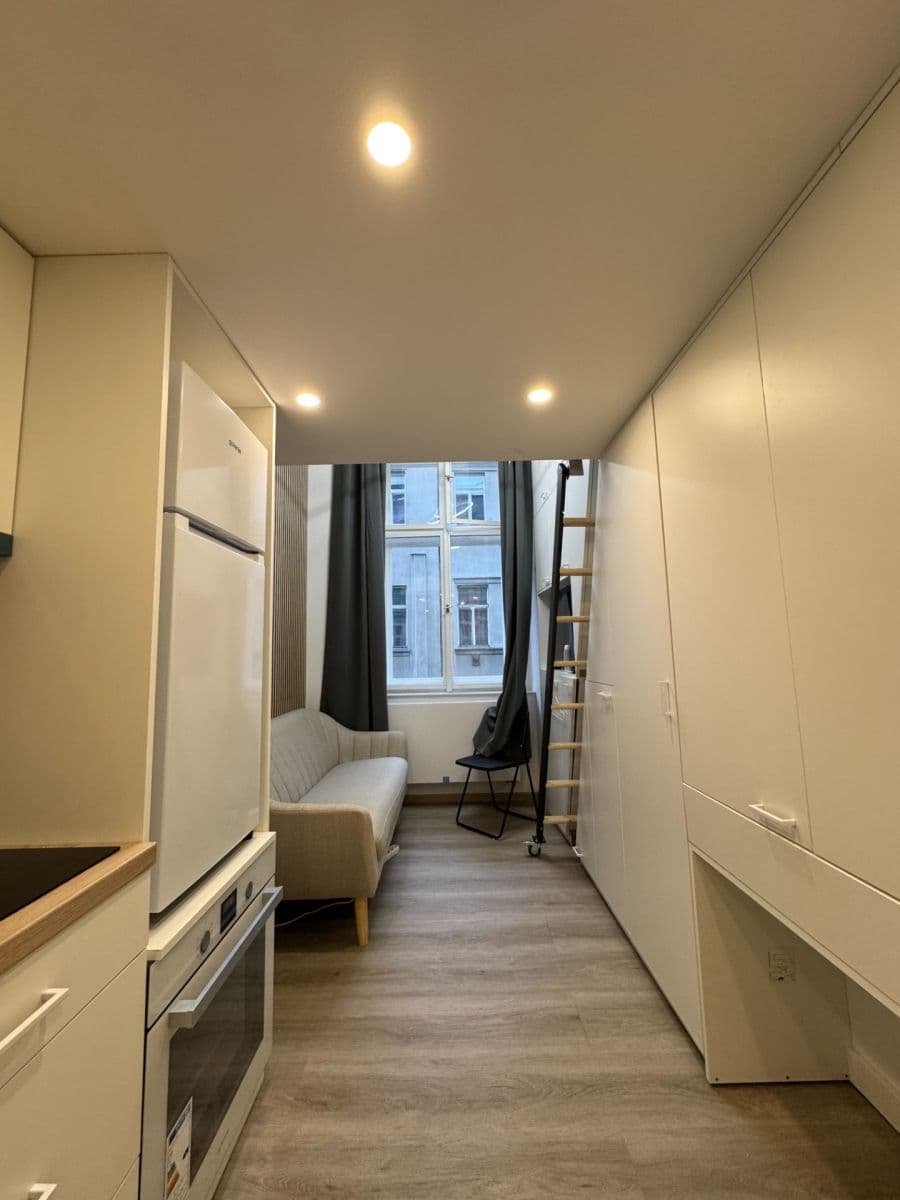 Prenájom bytu 1-izbový 15 m², U Půjčovny, Praha, Praha Prenájom bytu 1-izbový 15 m², U Půjčovny, Praha, Praha