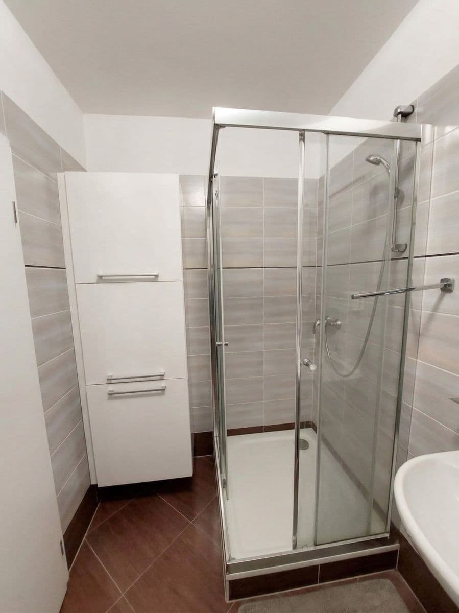 Prenájom bytu 2-izbový 54 m², Modenská, Praha, Praha Prenájom bytu 2-izbový 54 m², Modenská, Praha, Praha