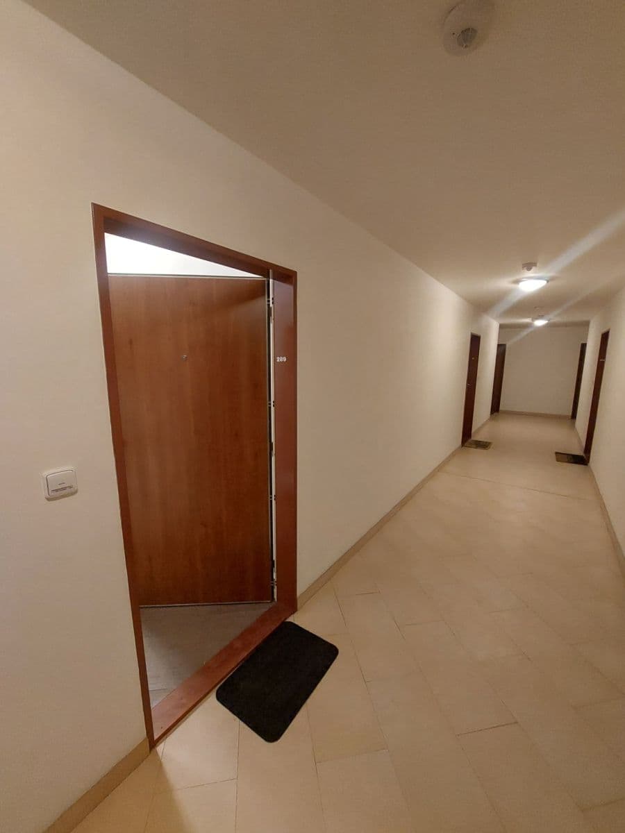 Prenájom bytu 2-izbový 54 m², Modenská, Praha, Praha Prenájom bytu 2-izbový 54 m², Modenská, Praha, Praha