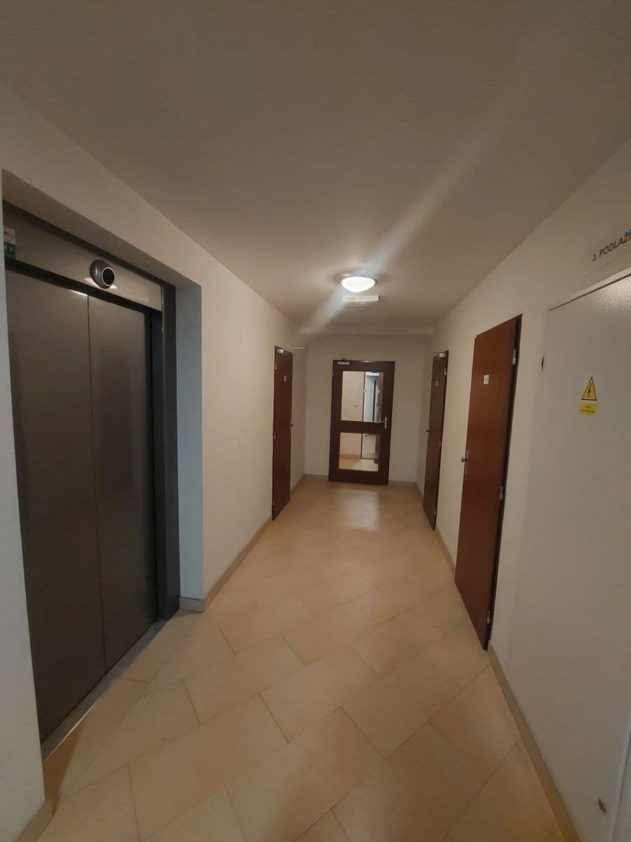 Prenájom bytu 2-izbový 54 m², Modenská, Praha, Praha Prenájom bytu 2-izbový 54 m², Modenská, Praha, Praha