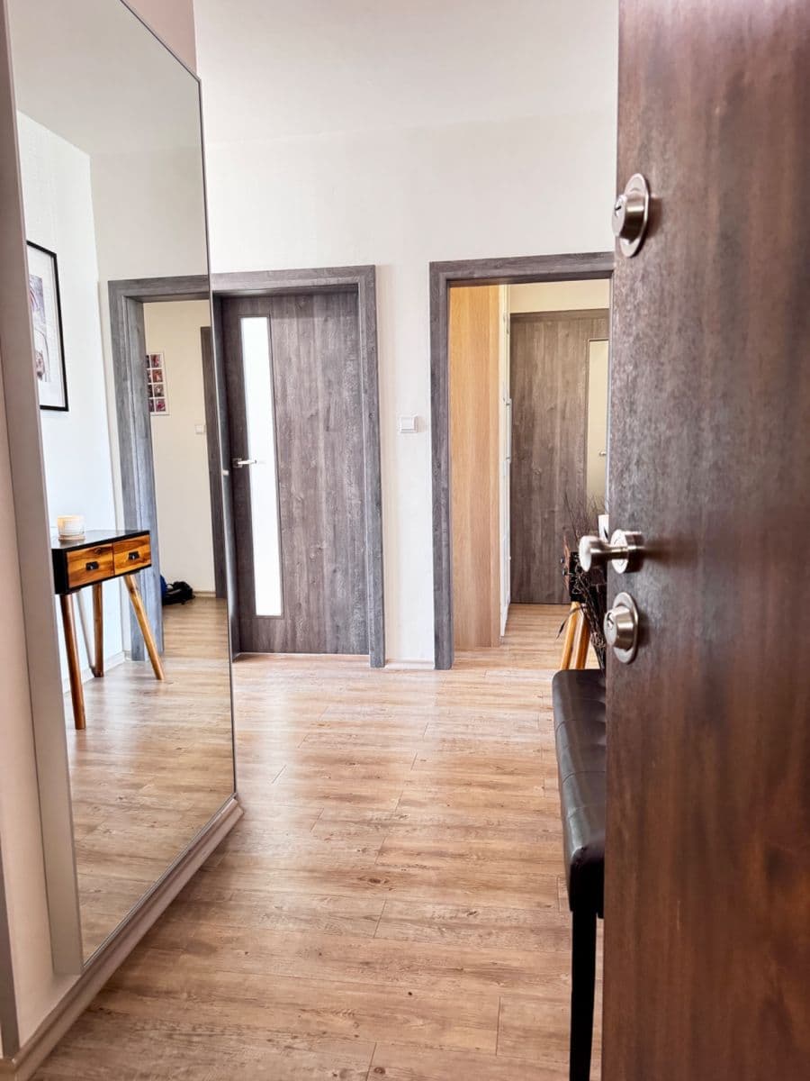 Prenájom bytu 3-izbový 75 m², Otradovická, Praha, Praha Prenájom bytu 3-izbový 75 m², Otradovická, Praha, Praha