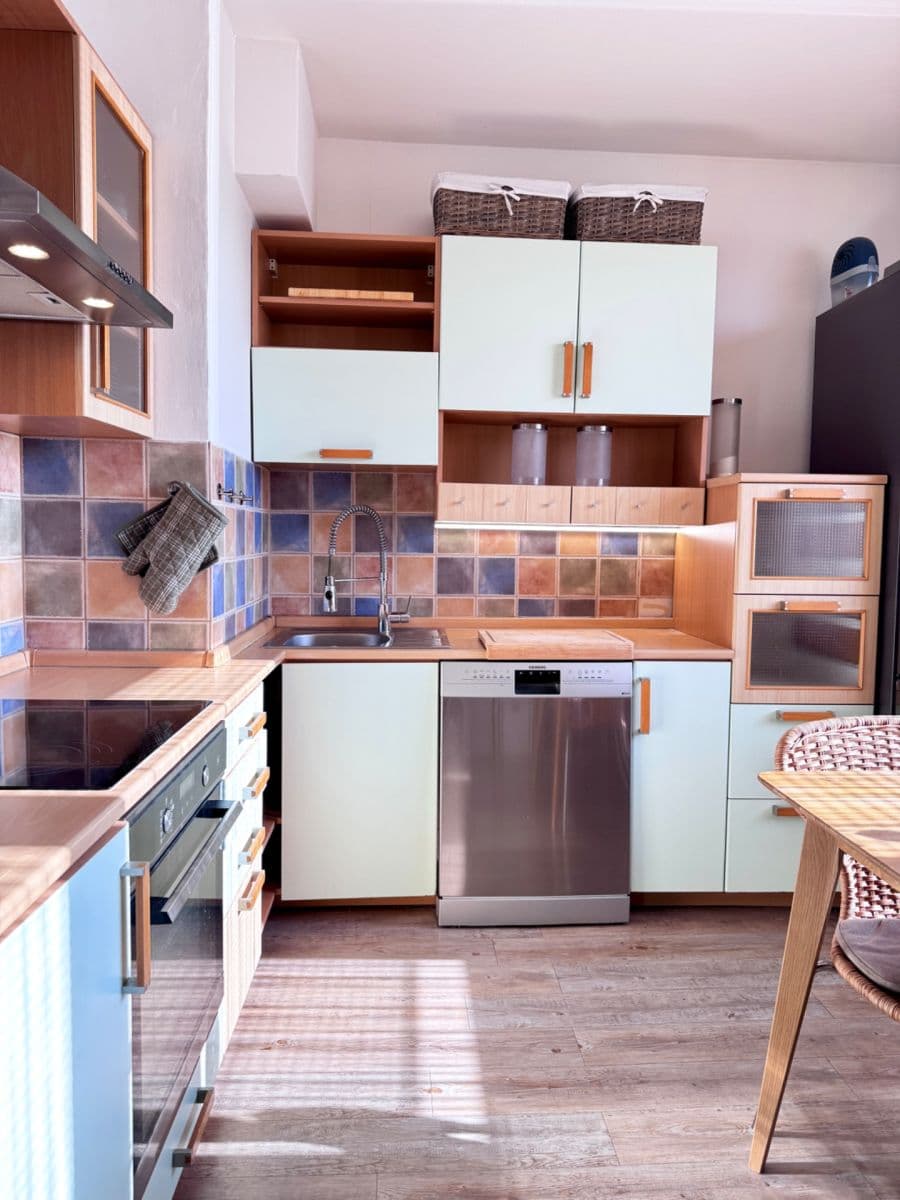 Prenájom bytu 3-izbový 75 m², Otradovická, Praha, Praha Prenájom bytu 3-izbový 75 m², Otradovická, Praha, Praha