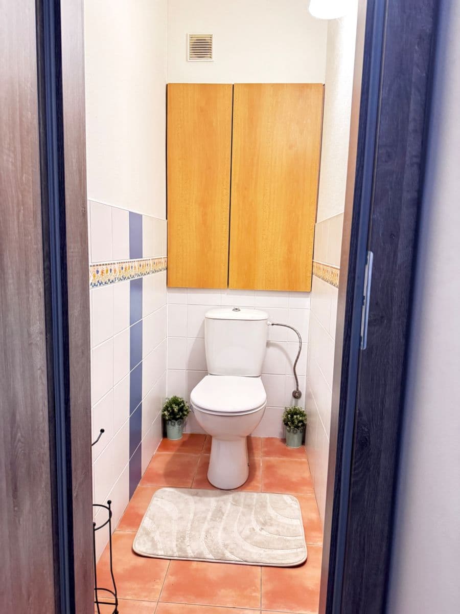 Prenájom bytu 3-izbový 75 m², Otradovická, Praha, Praha Prenájom bytu 3-izbový 75 m², Otradovická, Praha, Praha