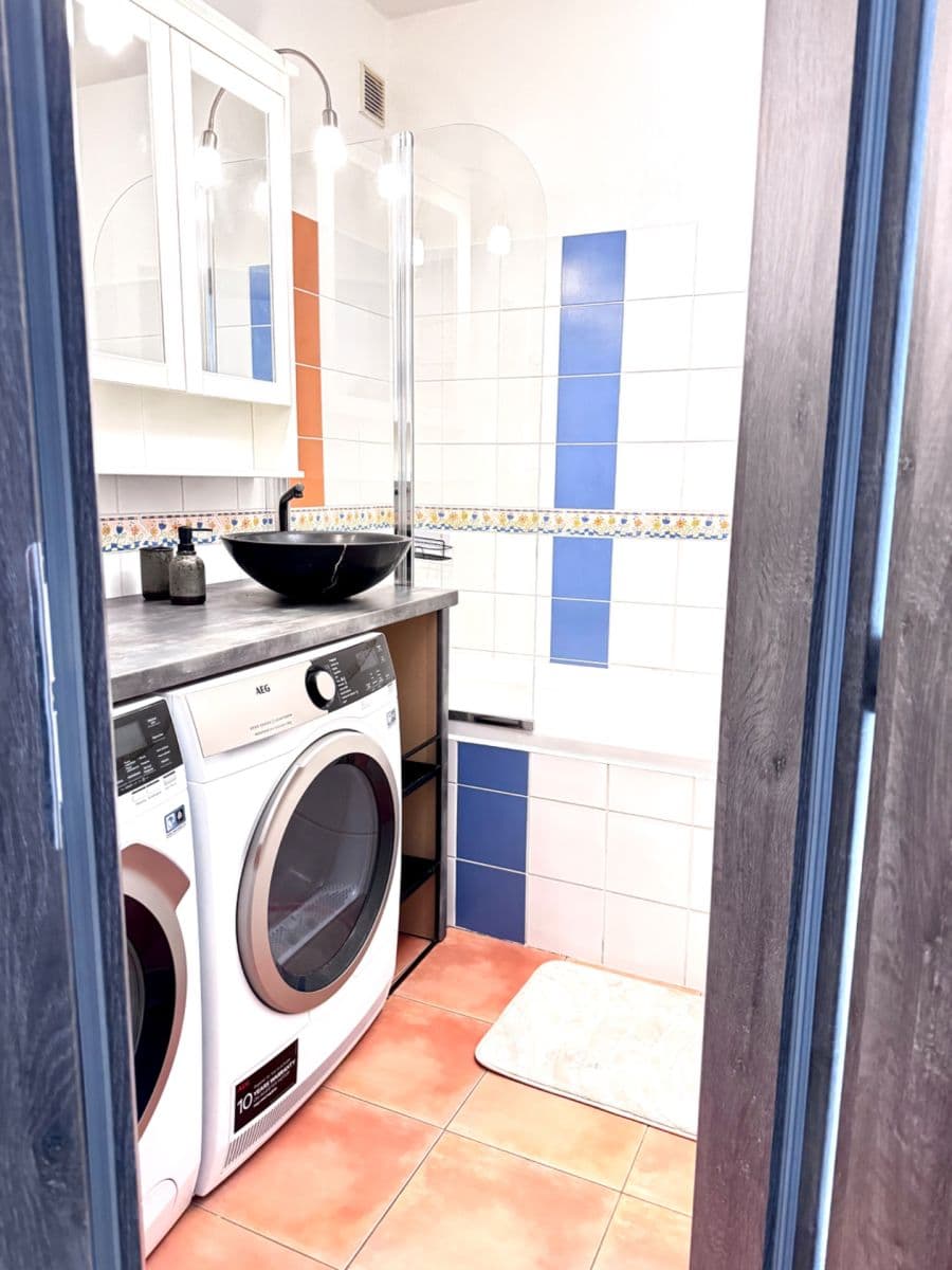 Prenájom bytu 3-izbový 75 m², Otradovická, Praha, Praha Prenájom bytu 3-izbový 75 m², Otradovická, Praha, Praha