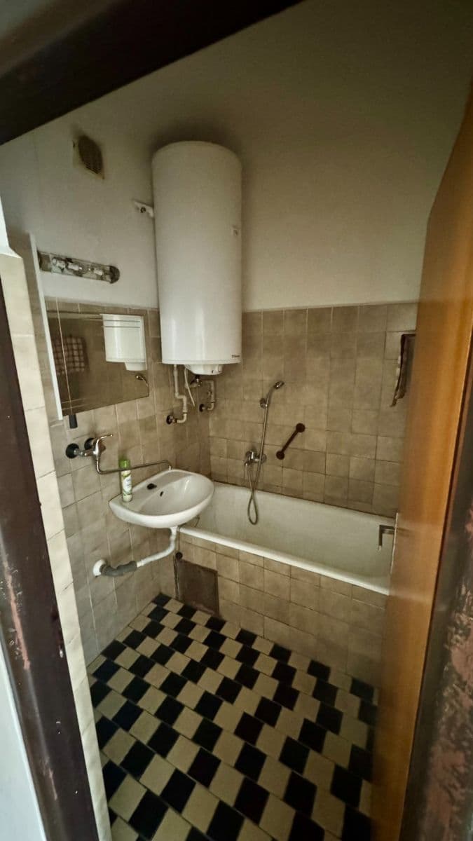 Predaj bytu 1-izbový 39 m², Víta Nejedlého, Chrudim, Pardubický kraj Predaj bytu 1-izbový 39 m², Víta Nejedlého, Chrudim, Pardubický kraj
