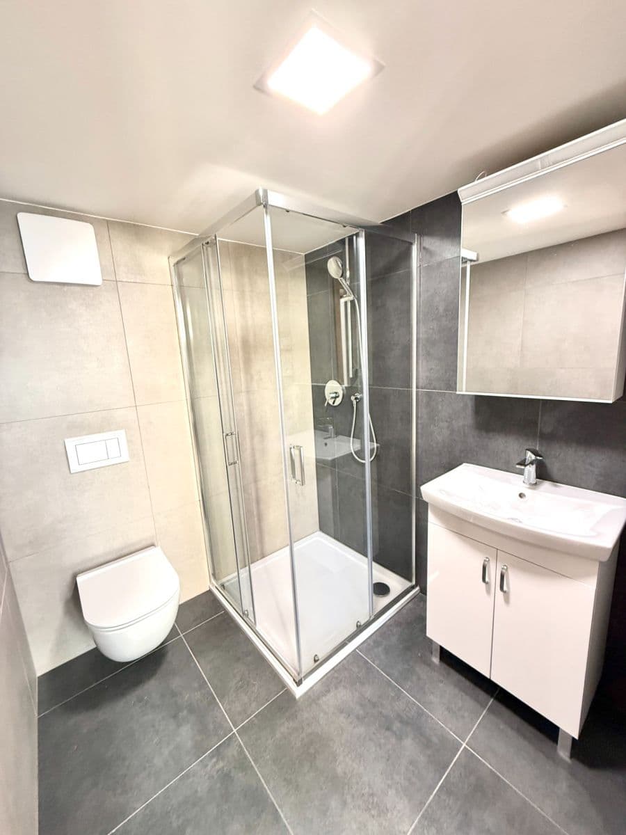 Prenájom bytu 1-izbový 17 m², Sokolská, Praha, Praha Prenájom bytu 1-izbový 17 m², Sokolská, Praha, Praha