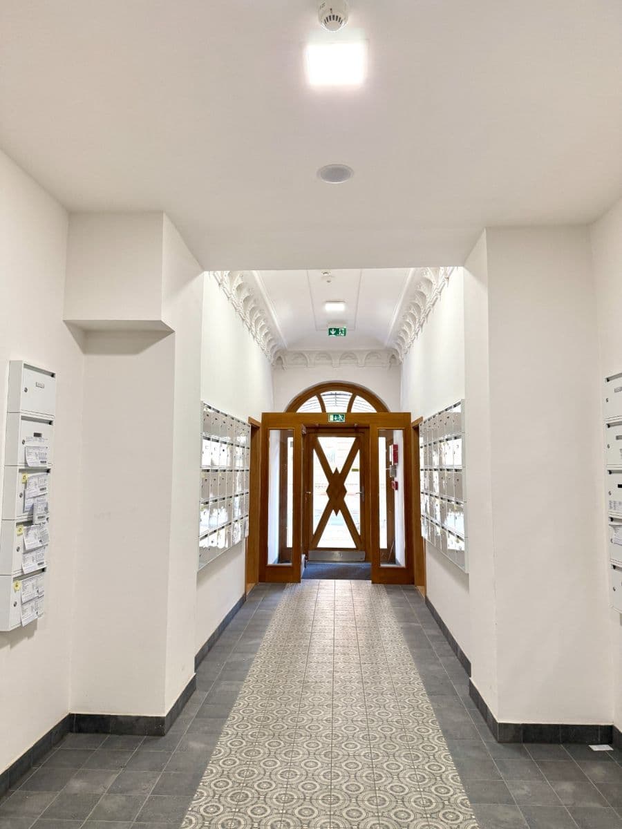 Prenájom bytu 1-izbový 17 m², Sokolská, Praha, Praha Prenájom bytu 1-izbový 17 m², Sokolská, Praha, Praha