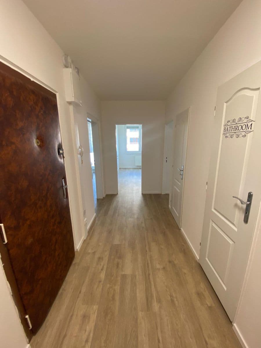 Prenájom bytu 3-izbový 65 m², Papírníkova, Praha, Praha Prenájom bytu 3-izbový 65 m², Papírníkova, Praha, Praha