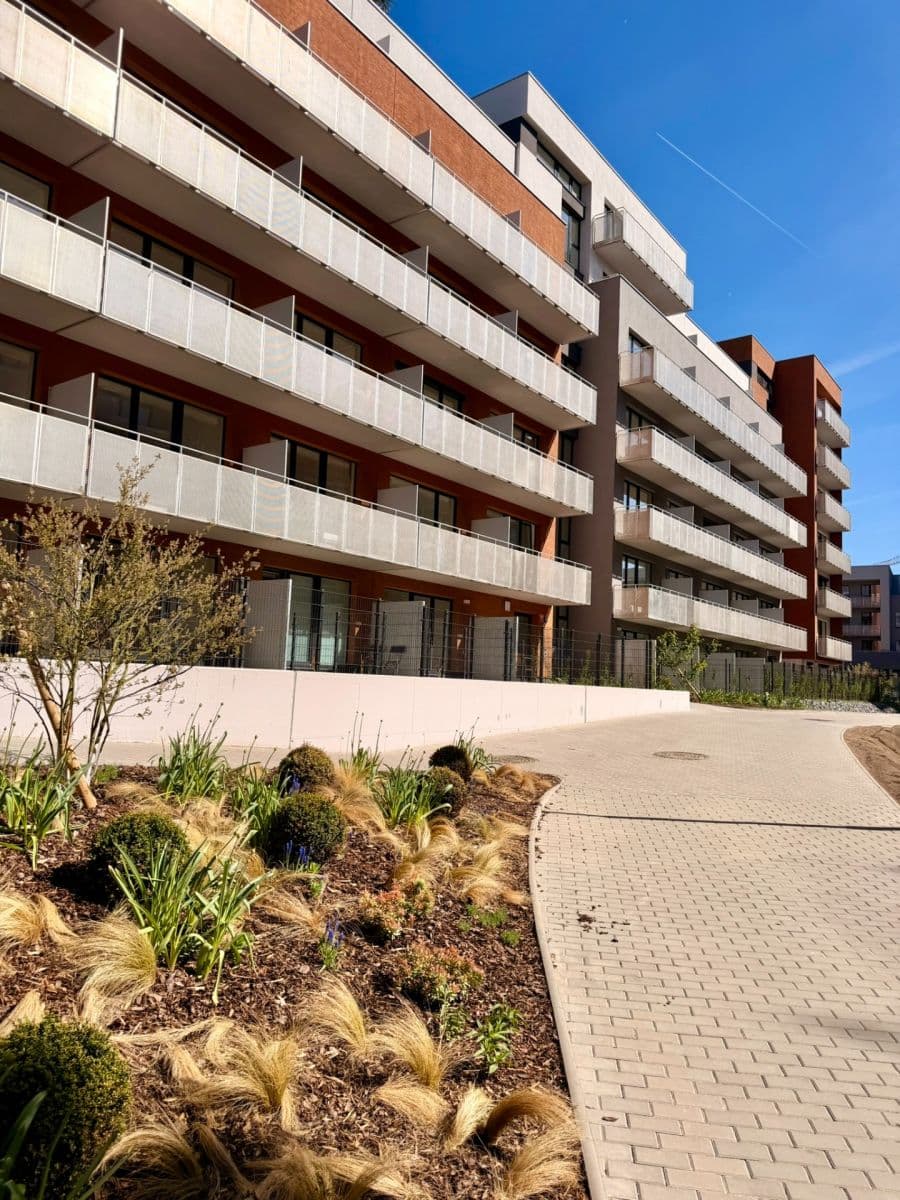Prenájom bytu 1-izbový 38 m², Kabešova, Praha, Praha Prenájom bytu 1-izbový 38 m², Kabešova, Praha, Praha