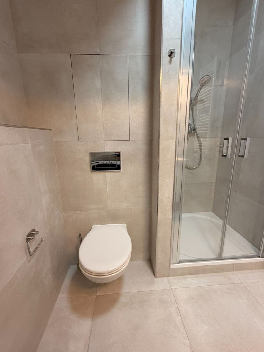 Prenájom bytu 1-izbový 38 m², Kabešova, Praha, Praha Prenájom bytu 1-izbový 38 m², Kabešova, Praha, Praha