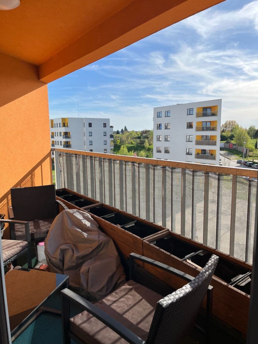 Prenájom bytu 3-izbový 80 m², Ke Kříži, Praha, Praha Prenájom bytu 3-izbový 80 m², Ke Kříži, Praha, Praha