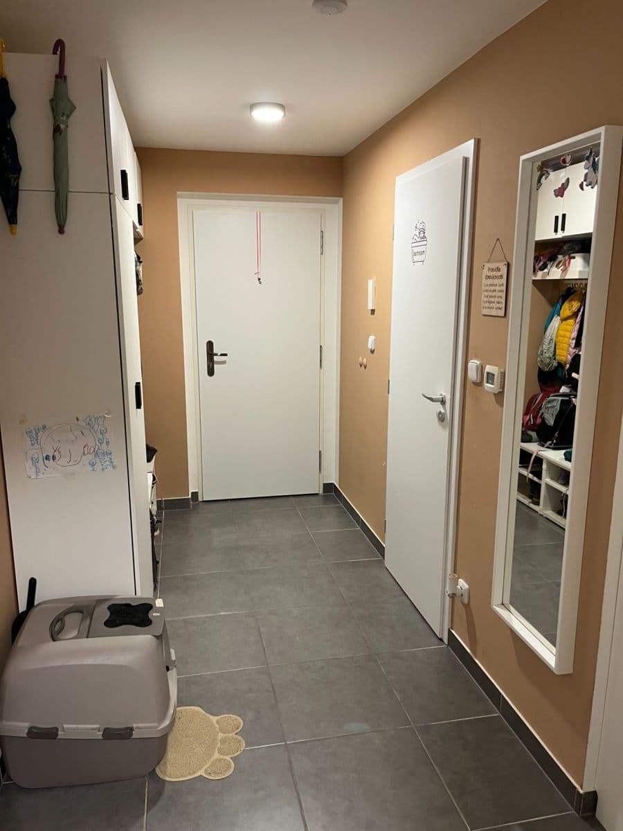 Prenájom bytu 3-izbový 80 m², Ke Kříži, Praha, Praha Prenájom bytu 3-izbový 80 m², Ke Kříži, Praha, Praha