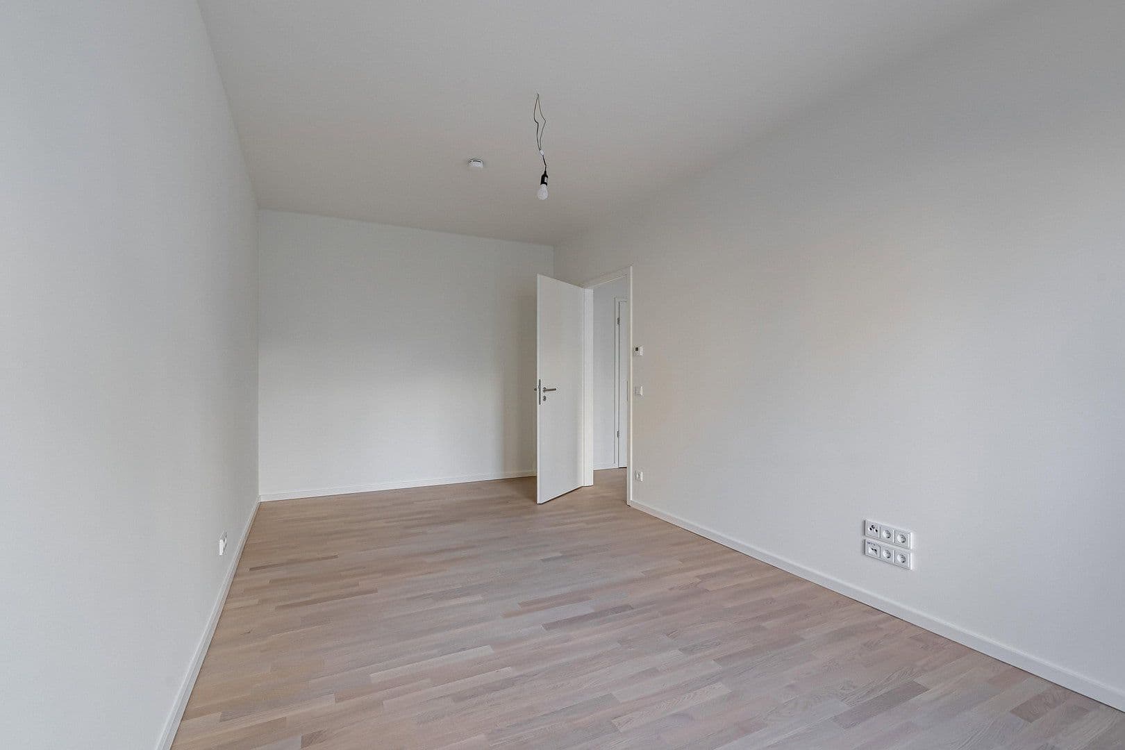 Prenájom bytu 2-izbový 67 m², Parkstr. 8, Berlin, Berlín Prenájom bytu 2-izbový 67 m², Parkstr. 8, Berlin, Berlín