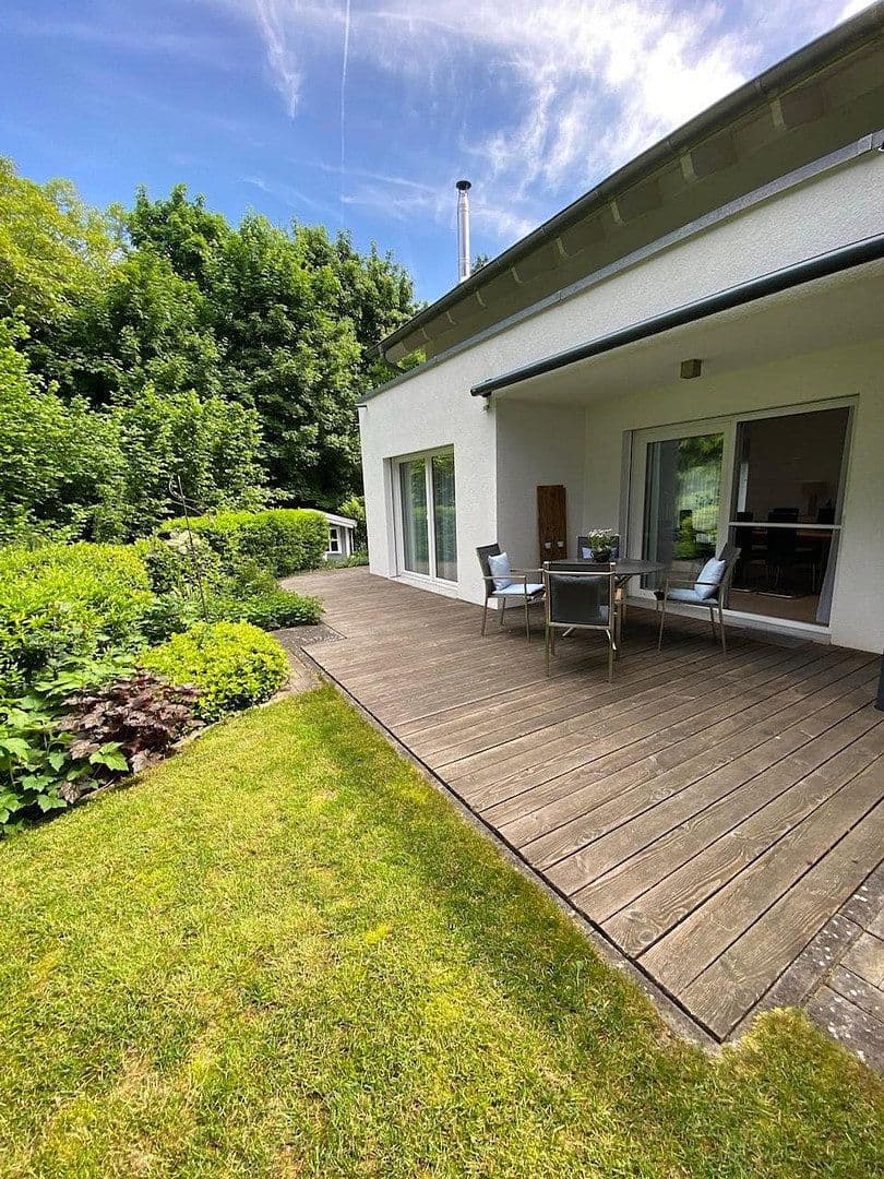 Predaj domu 140 m², pozemek 820 m², Müllheim im Markgräflerland, Bádensko-Wurttembersko Predaj domu 140 m², pozemek 820 m², Müllheim im Markgräflerland, Bádensko-Wurttembersko
