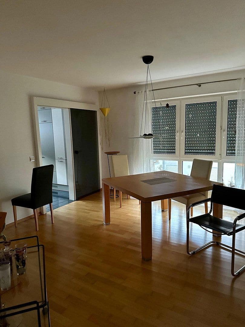 Predaj domu 173 m², pozemek 748 m², Jahnstraße 4/1, Markgröningen, Bádensko-Wurttembersko Predaj domu 173 m², pozemek 748 m², Jahnstraße 4/1, Markgröningen, Bádensko-Wurttembersko