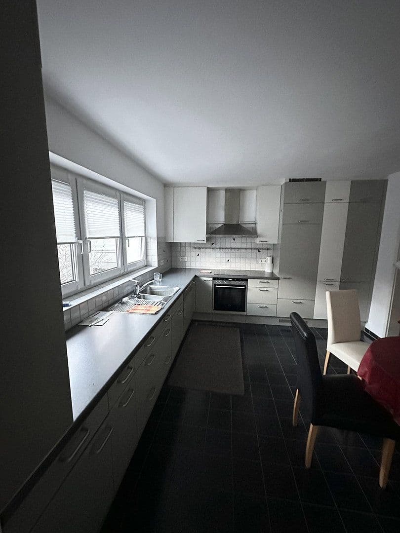 Predaj domu 173 m², pozemek 748 m², Jahnstraße 4/1, Markgröningen, Bádensko-Wurttembersko Predaj domu 173 m², pozemek 748 m², Jahnstraße 4/1, Markgröningen, Bádensko-Wurttembersko