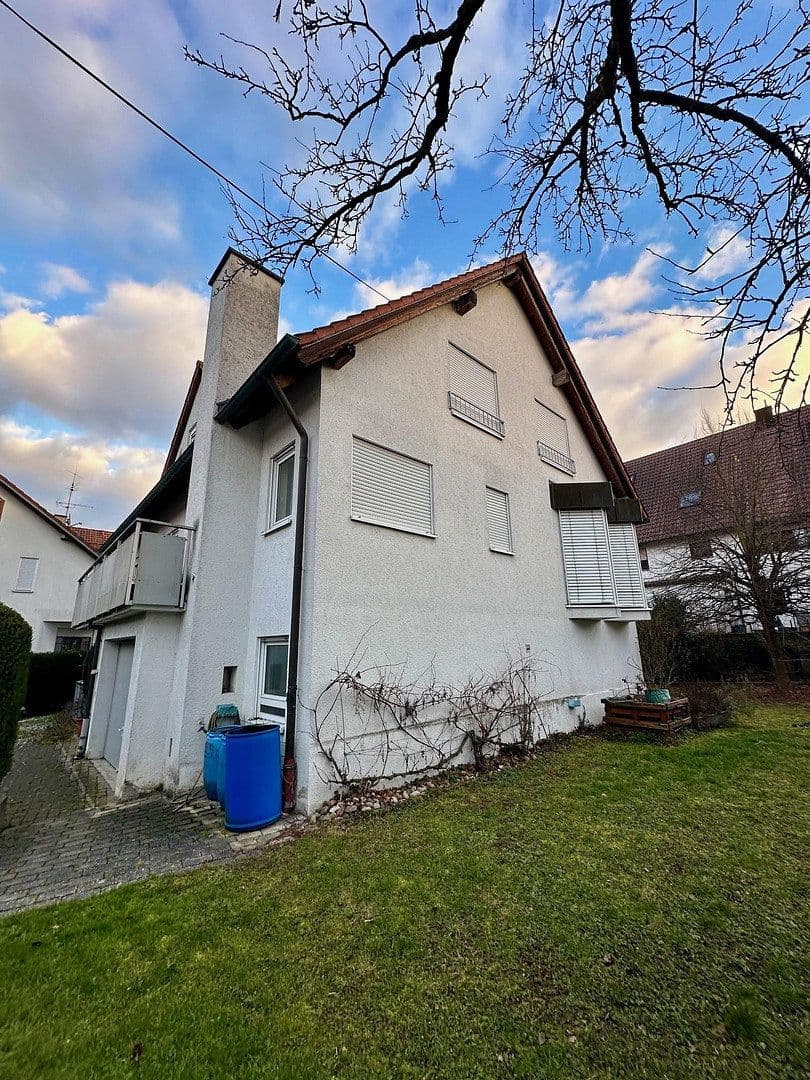 Predaj domu 173 m², pozemek 748 m², Jahnstraße 4/1, Markgröningen, Bádensko-Wurttembersko Predaj domu 173 m², pozemek 748 m², Jahnstraße 4/1, Markgröningen, Bádensko-Wurttembersko