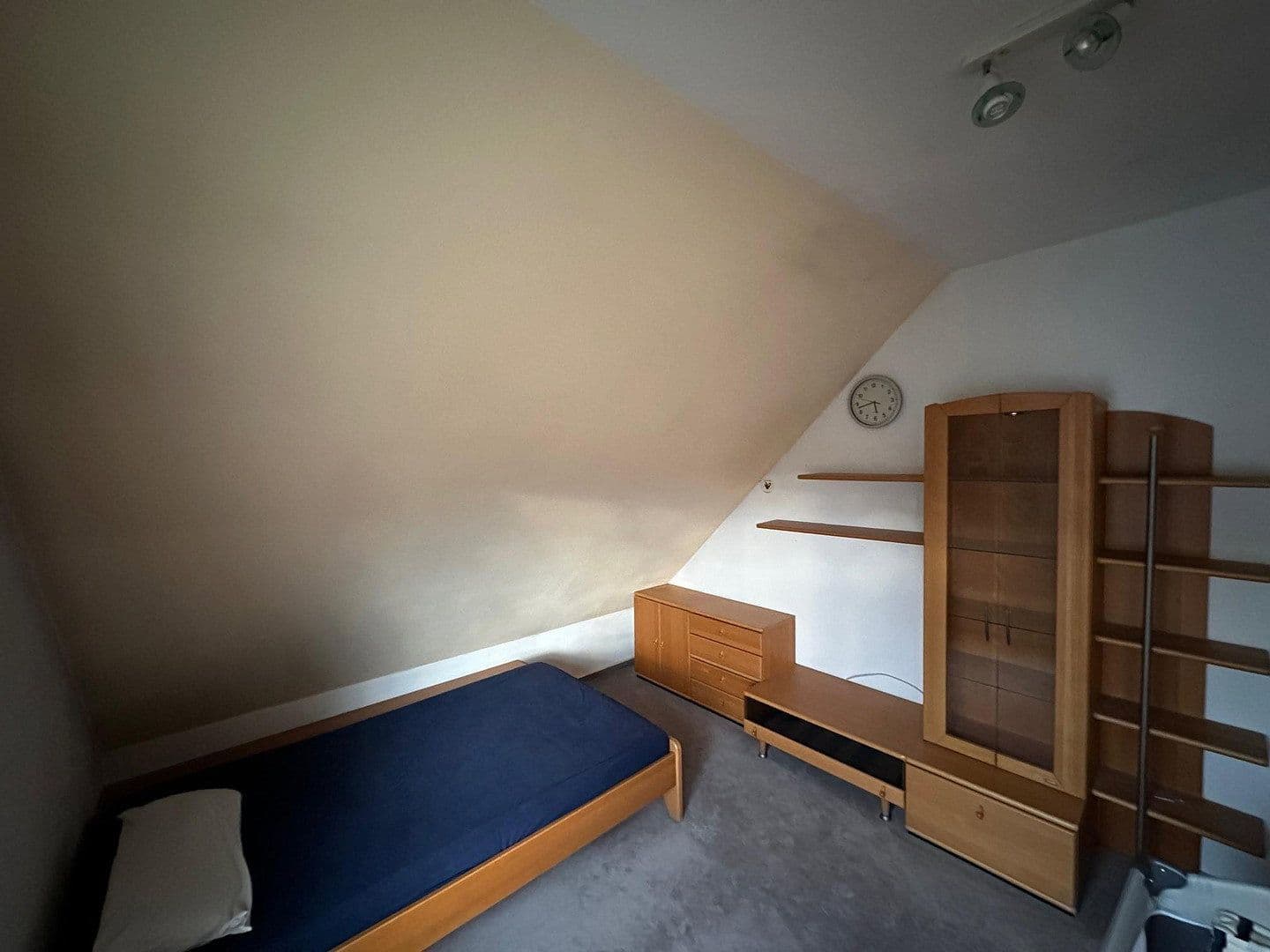 Predaj domu 173 m², pozemek 748 m², Jahnstraße 4/1, Markgröningen, Bádensko-Wurttembersko Predaj domu 173 m², pozemek 748 m², Jahnstraße 4/1, Markgröningen, Bádensko-Wurttembersko