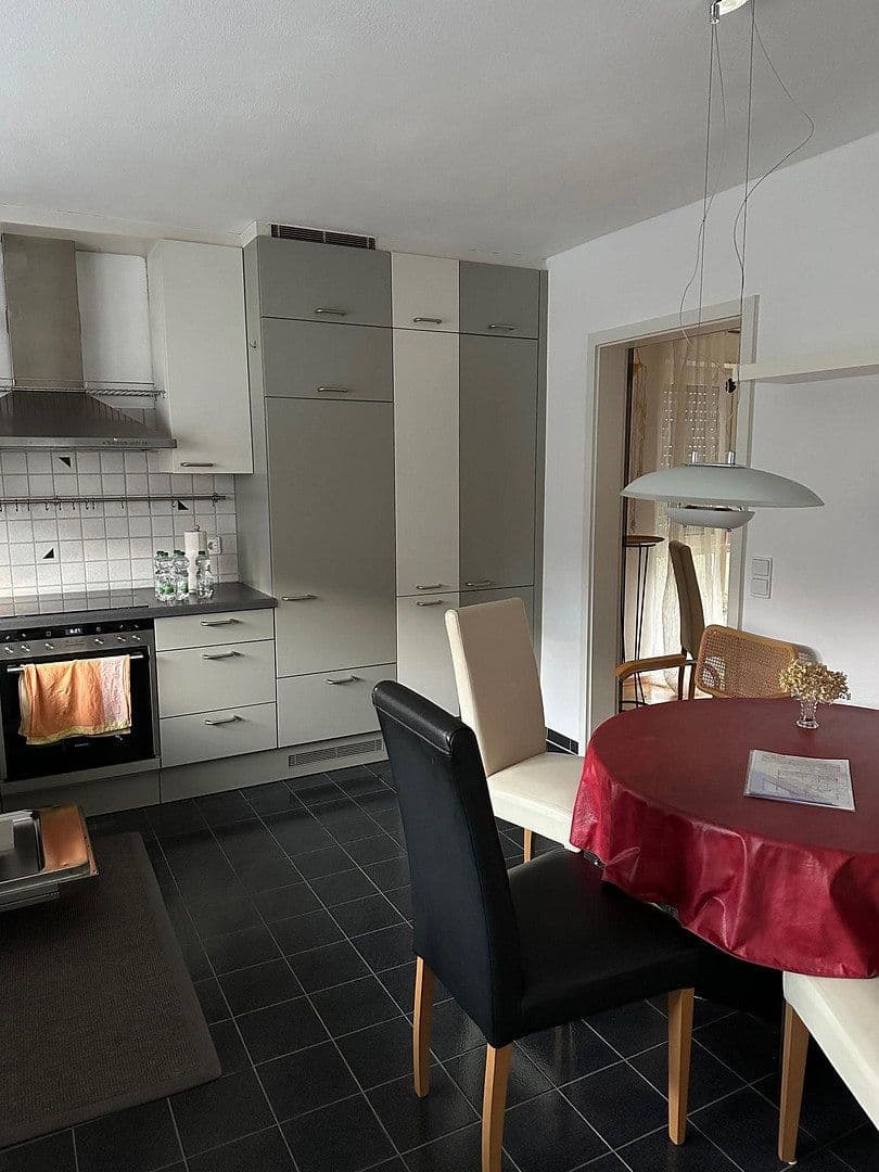 Predaj domu 173 m², pozemek 748 m², Jahnstraße 4/1, Markgröningen, Bádensko-Wurttembersko Predaj domu 173 m², pozemek 748 m², Jahnstraße 4/1, Markgröningen, Bádensko-Wurttembersko