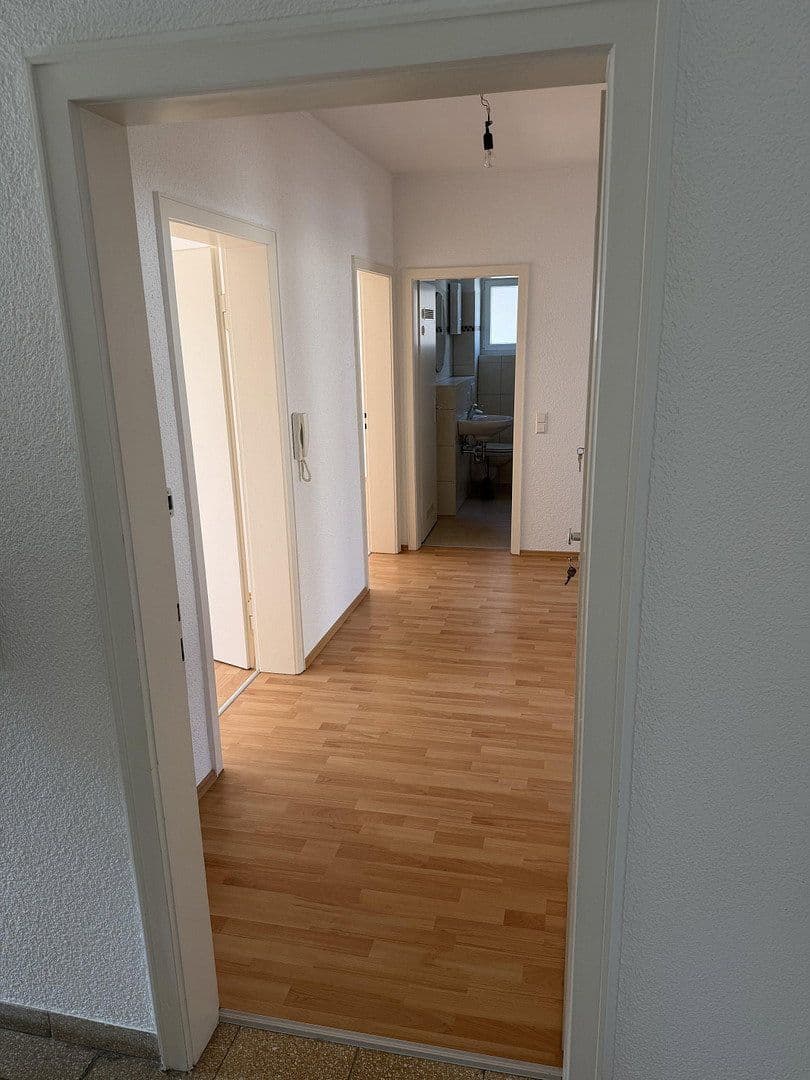 Prenájom bytu 3-izbový 70 m², D‘Estherstr.4, Vallendar, Porýnie-Falcko Prenájom bytu 3-izbový 70 m², D‘Estherstr.4, Vallendar, Porýnie-Falcko