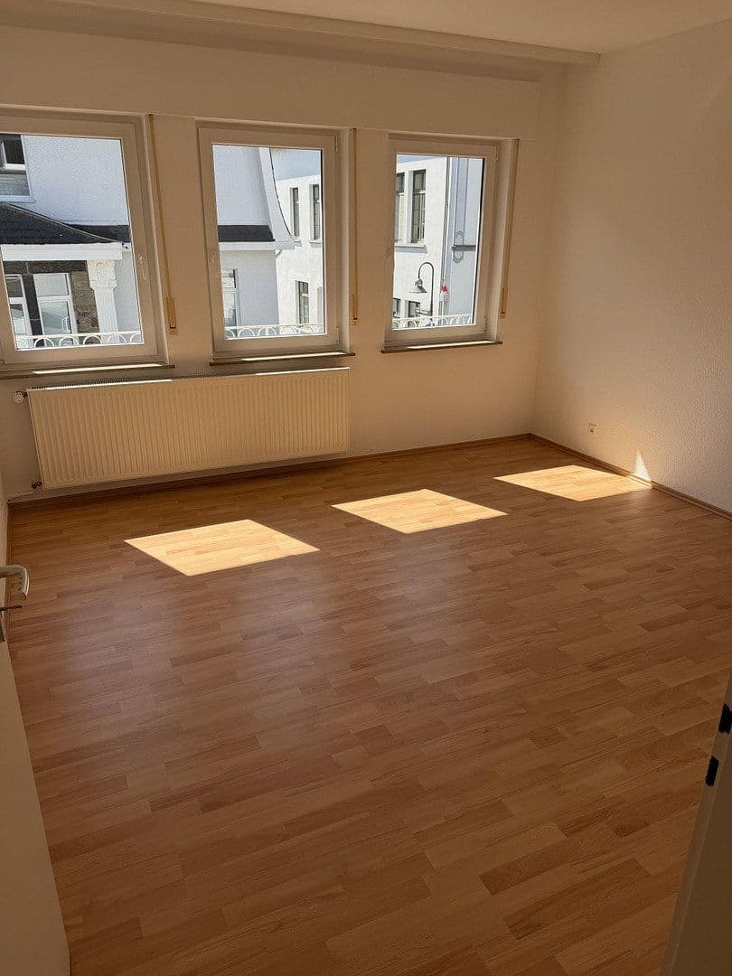 Prenájom bytu 3-izbový 70 m², D‘Estherstr.4, Vallendar, Porýnie-Falcko Prenájom bytu 3-izbový 70 m², D‘Estherstr.4, Vallendar, Porýnie-Falcko