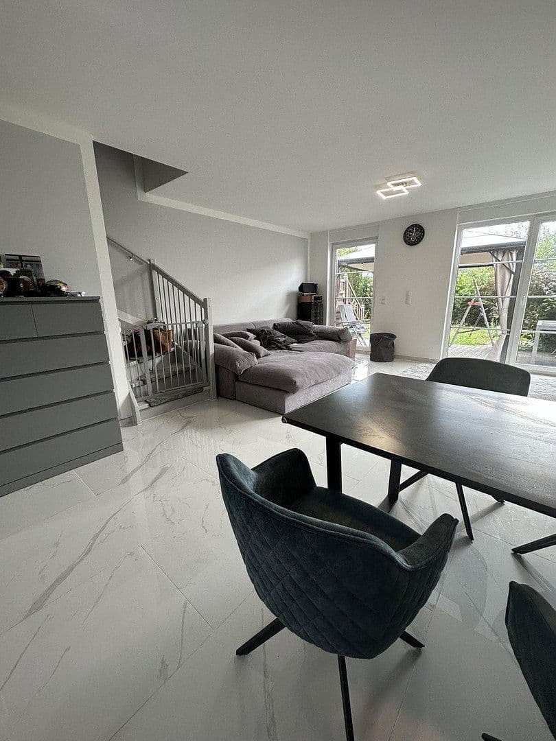 Predaj domu 118 m², pozemek 229 m², Blankenfelde-Mahlow, Brandenbursko Predaj domu 118 m², pozemek 229 m², Blankenfelde-Mahlow, Brandenbursko