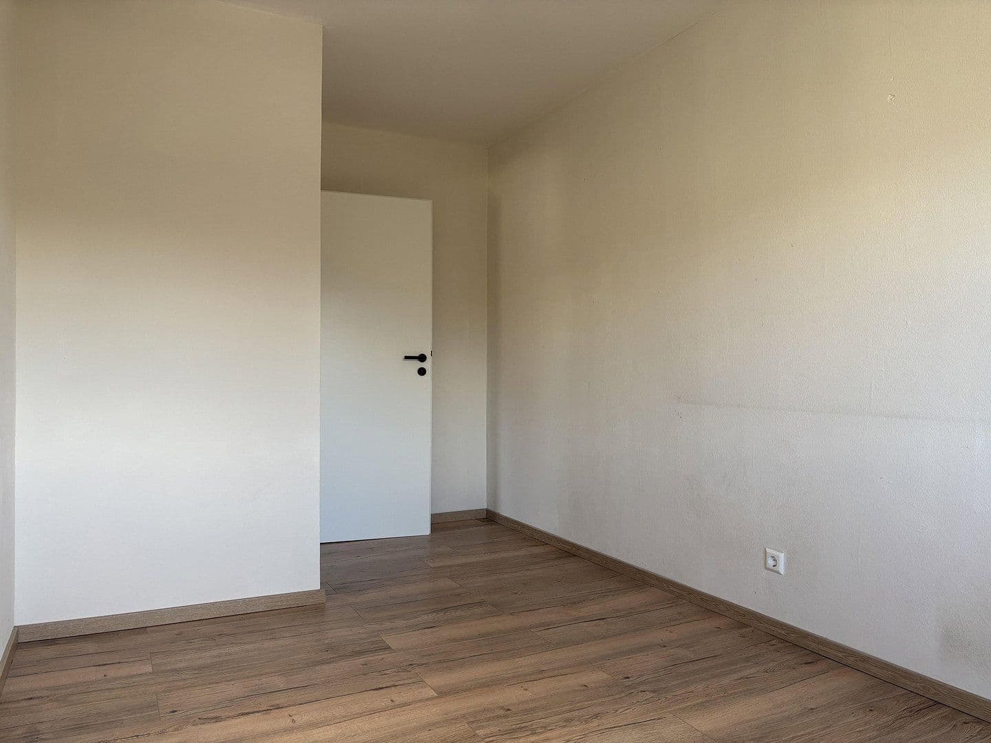 Predaj domu 120 m², pozemek 380 m², Berlin, Berlín Predaj domu 120 m², pozemek 380 m², Berlin, Berlín