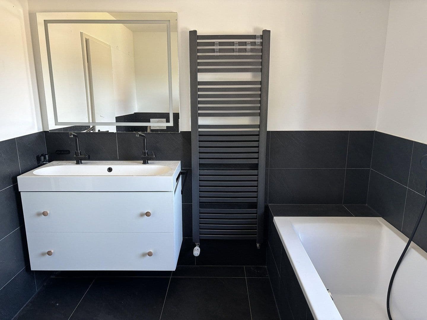 Predaj domu 120 m², pozemek 380 m², Berlin, Berlín Predaj domu 120 m², pozemek 380 m², Berlin, Berlín