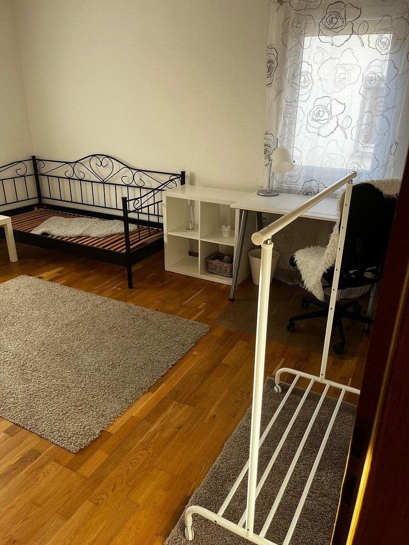 Prenájom bytu 1-izbový 18 m², Villingen-Schwenningen, Bádensko-Wurttembersko Prenájom bytu 1-izbový 18 m², Villingen-Schwenningen, Bádensko-Wurttembersko