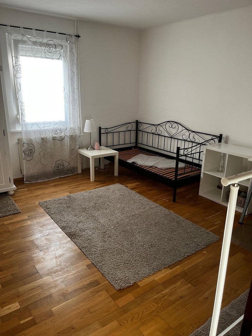 Prenájom bytu 1-izbový 18 m², Villingen-Schwenningen, Bádensko-Wurttembersko Prenájom bytu 1-izbový 18 m², Villingen-Schwenningen, Bádensko-Wurttembersko