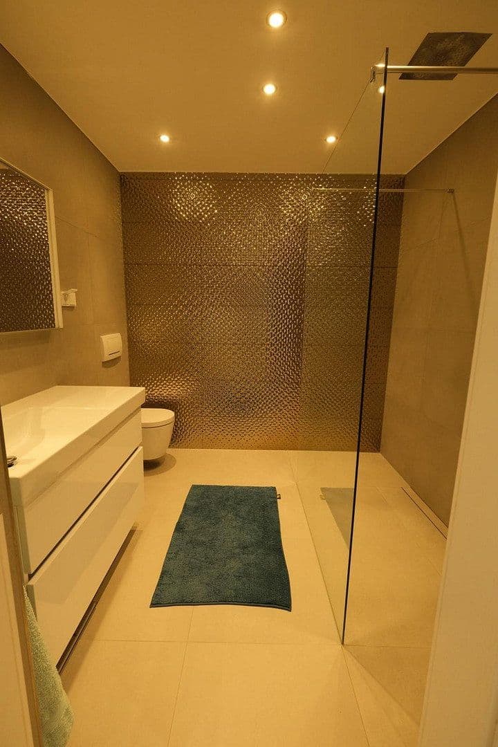 Prenájom bytu 3-izbový 76 m², Köln, Severné Porýnie - Westfálsko Prenájom bytu 3-izbový 76 m², Köln, Severné Porýnie - Westfálsko