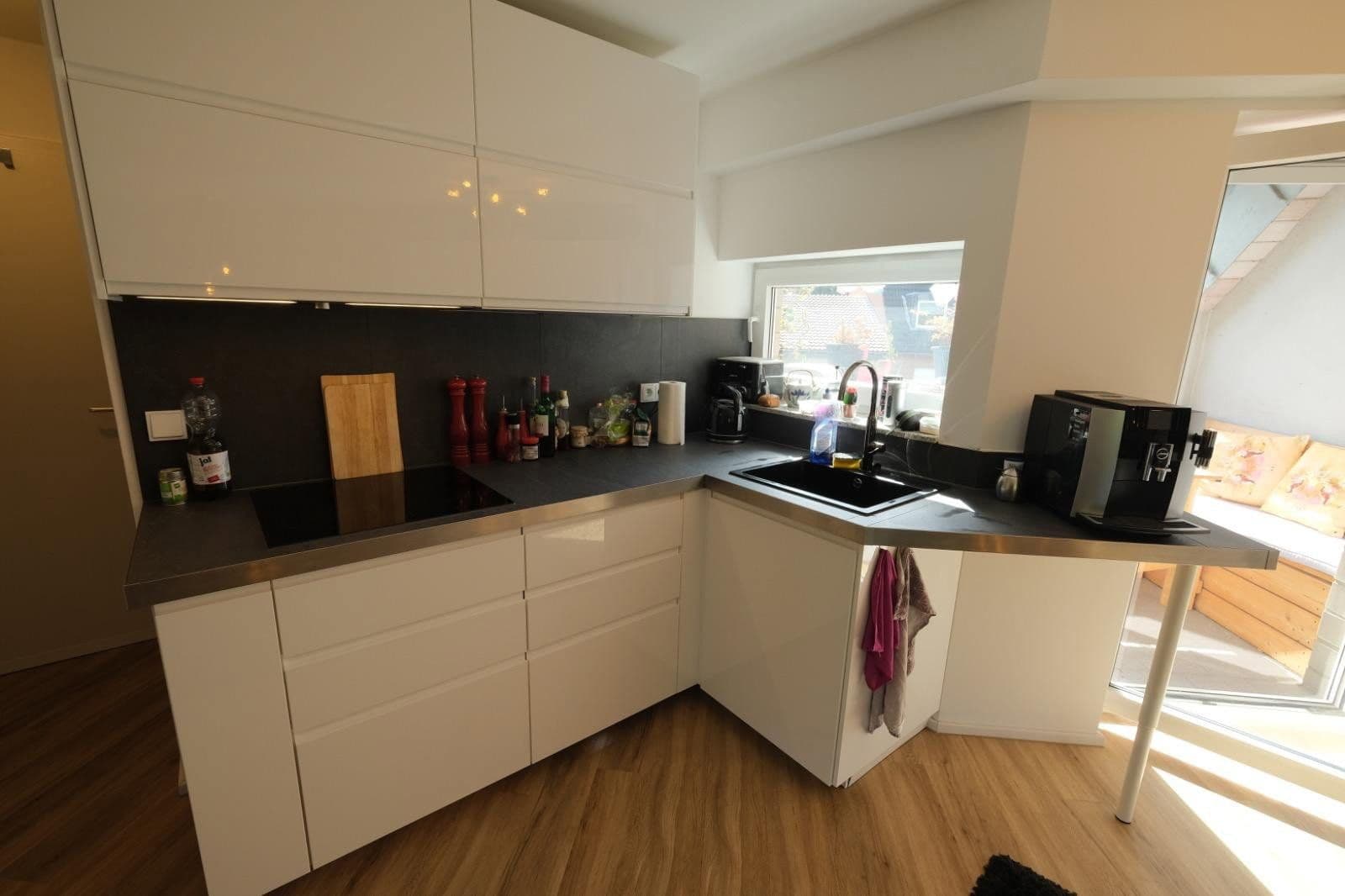 Prenájom bytu 3-izbový 76 m², Köln, Severné Porýnie - Westfálsko Prenájom bytu 3-izbový 76 m², Köln, Severné Porýnie - Westfálsko