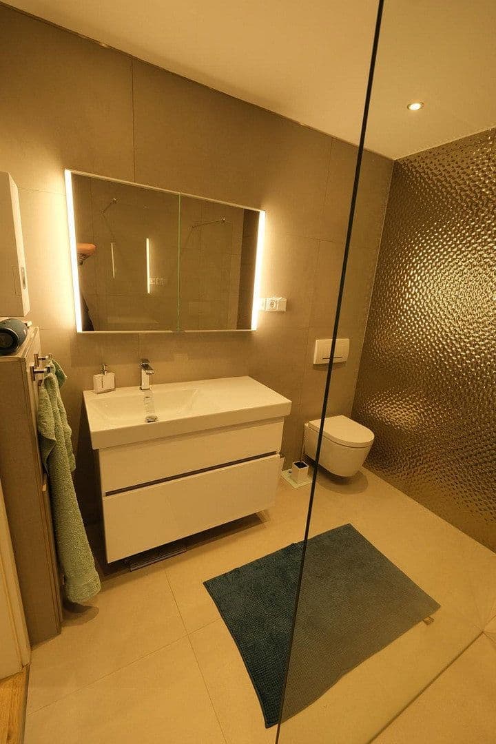 Prenájom bytu 3-izbový 76 m², Köln, Severné Porýnie - Westfálsko Prenájom bytu 3-izbový 76 m², Köln, Severné Porýnie - Westfálsko