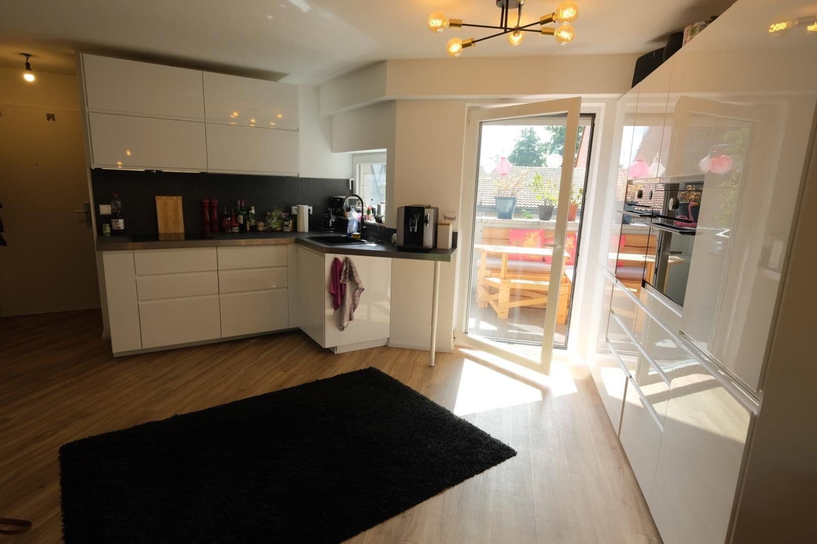 Prenájom bytu 3-izbový 76 m², Köln, Severné Porýnie - Westfálsko Prenájom bytu 3-izbový 76 m², Köln, Severné Porýnie - Westfálsko