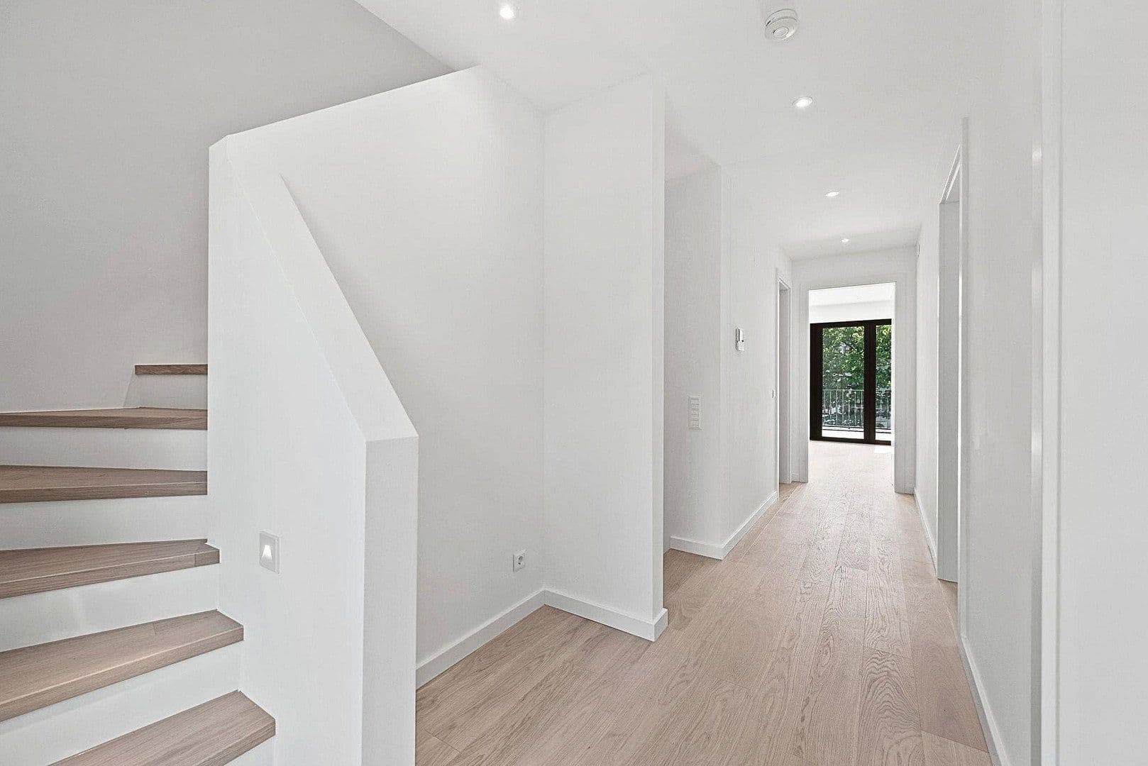 Predaj domu 243 m², pozemek 276 m², Sembdnerstraße 8, Germering, Bavorsko Predaj domu 243 m², pozemek 276 m², Sembdnerstraße 8, Germering, Bavorsko