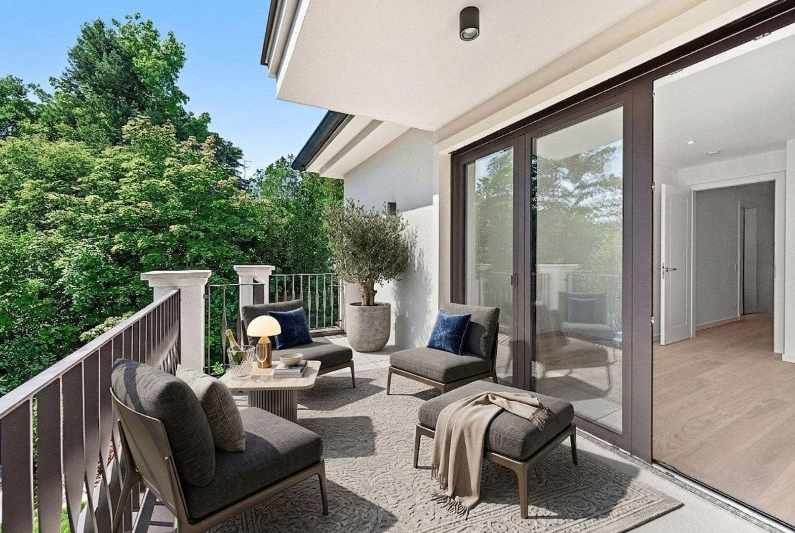 Predaj domu 243 m², pozemek 276 m², Sembdnerstraße 8, Germering, Bavorsko Predaj domu 243 m², pozemek 276 m², Sembdnerstraße 8, Germering, Bavorsko