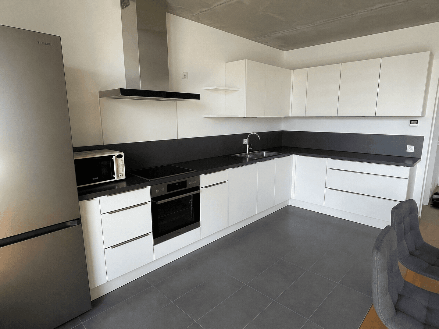 Prenájom bytu 2-izbový 93 m², Herzogstraße 79B, Düsseldorf, Severné Porýnie - Westfálsko Prenájom bytu 2-izbový 93 m², Herzogstraße 79B, Düsseldorf, Severné Porýnie - Westfálsko