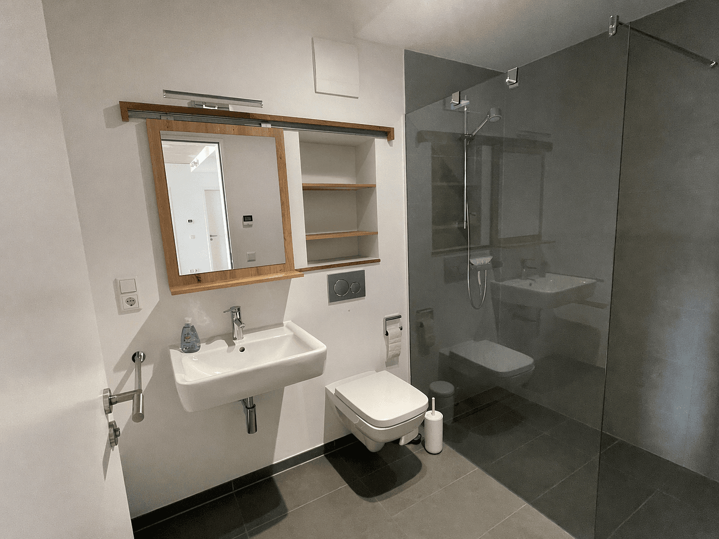 Prenájom bytu 2-izbový 93 m², Herzogstraße 79B, Düsseldorf, Severné Porýnie - Westfálsko Prenájom bytu 2-izbový 93 m², Herzogstraße 79B, Düsseldorf, Severné Porýnie - Westfálsko