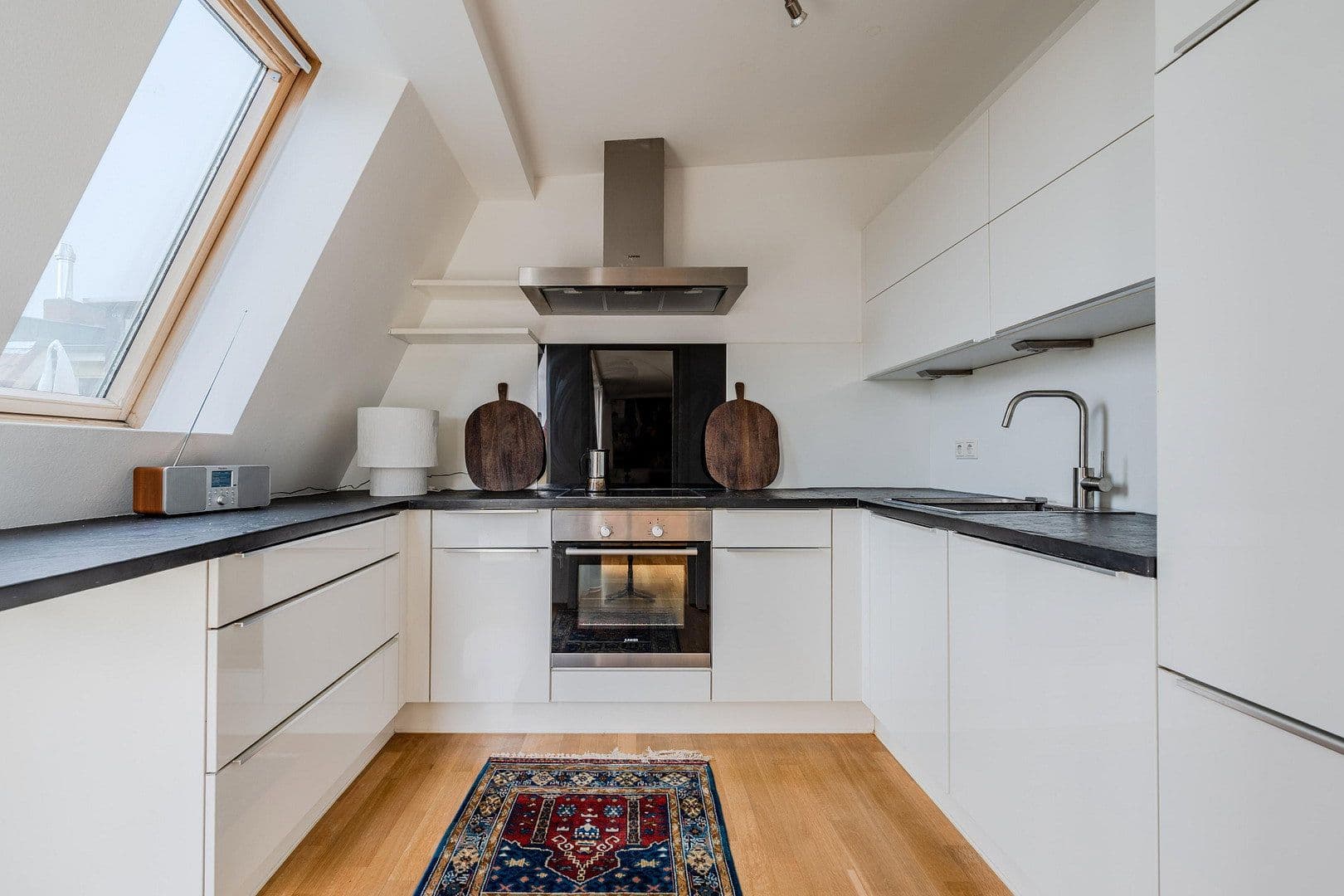 Predaj bytu 3-izbový 97 m², Berlin, Berlín Predaj bytu 3-izbový 97 m², Berlin, Berlín