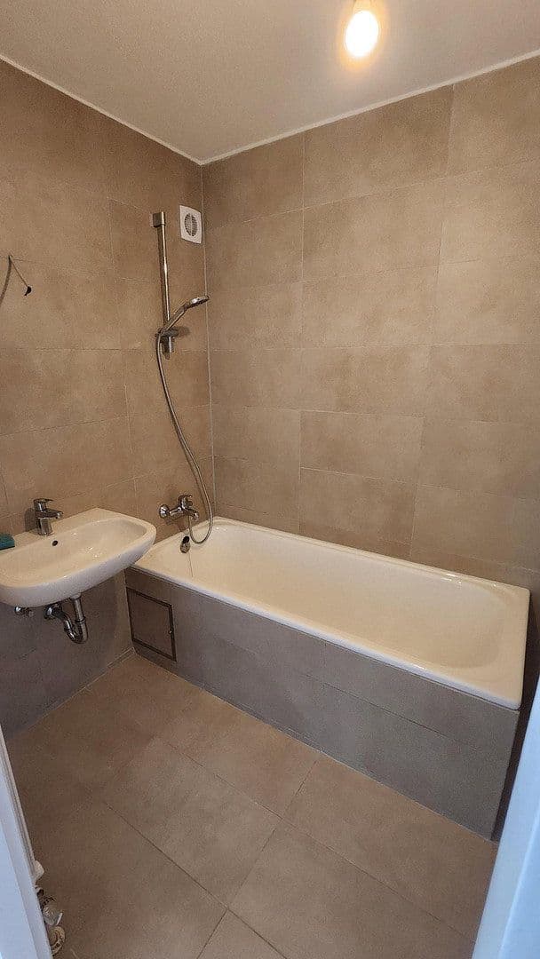 Prenájom bytu 3-izbový 76 m², Berliner Ring 43, Wertheim, Bádensko-Wurttembersko Prenájom bytu 3-izbový 76 m², Berliner Ring 43, Wertheim, Bádensko-Wurttembersko