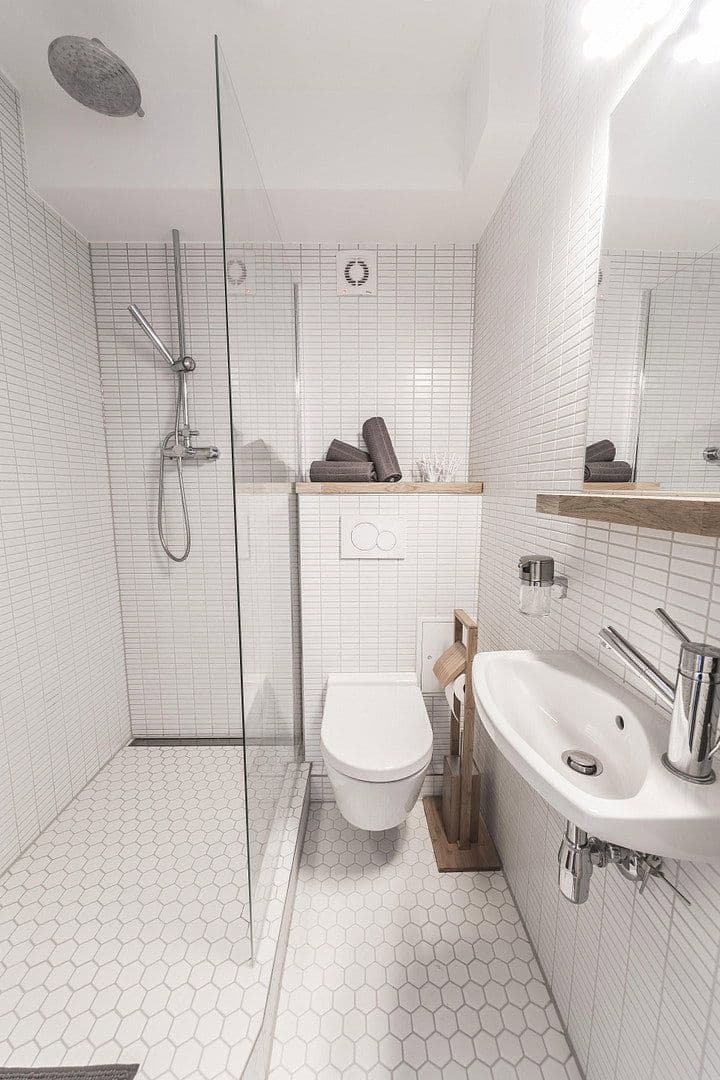 Prenájom bytu 2-izbový 56 m², Gladbacherstr. 27, Düsseldorf, Severné Porýnie - Westfálsko Prenájom bytu 2-izbový 56 m², Gladbacherstr. 27, Düsseldorf, Severné Porýnie - Westfálsko